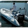 Nafukovací člun Adventure V-500 s lodním motorem Evinrude E-TEC o výkonu 75 HP, kompletace Evolution Luxury s jednoduchým nerezovým rámem