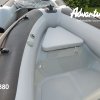 Nafukovací motorový člun RIB Adventure V-380 - varianta HEAVY DUTY s anti-slip stadiony na přídi