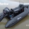 Nafukovací motorový člun RIB Adventure V-380 v provedení HEAVY DUTY s konzolou řízení SPORT-2 pro dvě osoby
