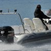 Nafukovací člun RIB Adventure V-650 v provedení Heavy Duty a ve výbavě CRUISE s dvojicí plně nastavitelných a odpružených sedadel kapitána a spolujezdce