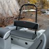 Zadní sedačka SLS-3SL na člunu RIB Adventure V-585 Profi s integrovaným nerezovým rámem osvětlení a polstrováním edice Carbon Black