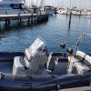Nafukovací motorový člun Adventure V-650 Heavy Duty ve výbavě Cruise, vybavený konzolou SL-3, jockey sedačkami SLS-6 a dvojitým nerezovým rámem